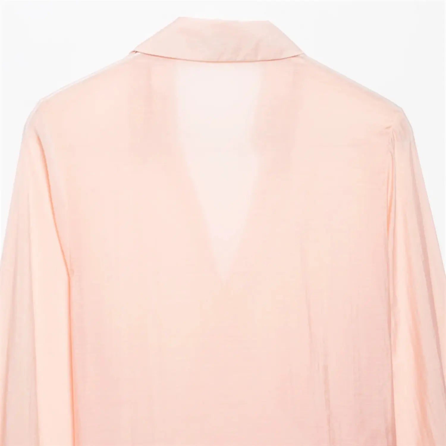 Side waist close-up, dense fabric gathering ruching, matte irregular oval gold metal buckle, matching pink fabric tape
